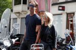 Amsterdam 3 juni 2017
Chantal janzen met kennis / vriend Tijs Hartman op de pc hooftstraat