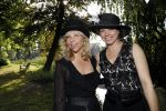 Haarzuilens 21 juni 2017
Haringparty bij kasteel de Haar. Claudia de Breij met partner en vader