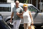 Amsterdam 21 juni 2017
Connie Witteman met haar verloofde Eugene v Dun op de cornelis schuytstraat