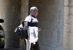 Amsterdam 15 juni 2017   
De vader van Memphis Depay Dennis loopt naar zijn huis.