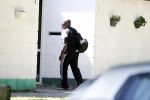 Amsterdam 15 juni 2017   
De vader van Memphis Depay Dennis loopt naar zijn huis.