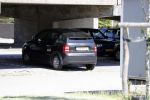 Amsterdam 15 juni 2017   
De vader van Memphis Depay Dennis loopt naar zijn huis.