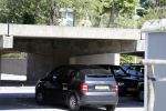 Amsterdam 15 juni 2017   
De vader van Memphis Depay Dennis loopt naar zijn huis.