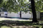 Amsterdam 15 juni 2017   
De vader van Memphis Depay Dennis loopt naar zijn huis.