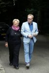 Vught 13 juni 2017
Herdenkingsdienst/ begrafenis van Sandra Reemer in kasteel Maurick. Erica Terpstra met Frits Huffnagels