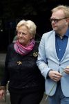 Vught 13 juni 2017
Herdenkingsdienst/ begrafenis van Sandra Reemer in kasteel Maurick. Erica Terpstra met Frits Huffnagels