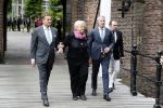 Vught 13 juni 2017
Herdenkingsdienst/ begrafenis van Sandra Reemer in kasteel Maurick. Erica Terpstra met Onno Hoes en Albert Verlinde