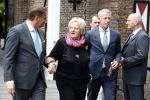 Vught 13 juni 2017
Herdenkingsdienst/ begrafenis van Sandra Reemer in kasteel Maurick. Erica Terpstra met Onno Hoes en Albert Verlinde
