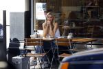 Amsterdam 23 mei 2017 
Estelle Cruijff op terras.