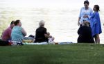 Amsterdam Amsterdamse Bos 17 juni 2017
Vincent Croiset met zijn zoons , zijn vriendin Tina de Bruin en hun baby Teddy , Annemarie Jung en Eva v d Gught met man en dochter