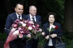 Vught 13 juni 2017
Herdenkingsdienst/ begrafenis van Sandra Reemer in kasteel Maurick. Evert Santegoeds met schoonmoeder en vriend Robert Halewijn