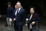 Vught 13 juni 2017
Herdenkingsdienst/ begrafenis van Sandra Reemer in kasteel Maurick. Evert Santegoeds met schoonmoeder en vriend Robert Halewijn