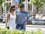 Laren 4 juni 2017
Ferri Somogyi met zijn nieuwe vriendin  NoÃ«lle van Stek  in het centrum van Laren.