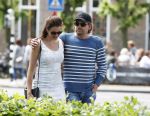 Laren 4 juni 2017
Ferri Somogyi met zijn nieuwe vriendin  NoÃ«lle van Stek  in het centrum van Laren.