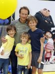 Amsterdam 17 juni 2017  
Premiere verschrikkelijke ikke in pathe arena. Frank Houben met kinderen