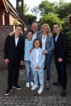 Fijnaart,21 Mei 2017
Eerste Heilige Communie van Lucas Bauer
Frans Bauer met Mariska Bauer Christiaan Bauer Jan Bauer Frans Bauer en Lucas