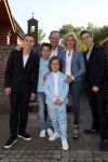 Fijnaart,21 Mei 2017
Eerste Heilige Communie van Lucas Bauer
Frans Bauer met Mariska Bauer Christiaan Bauer Jan Bauer Frans Bauer en Lucas
