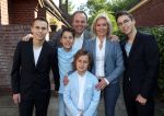 Fijnaart,21 Mei 2017
Eerste Heilige Communie van Lucas Bauer
Frans Bauer met Mariska Bauer Christiaan Bauer Jan Bauer Frans Bauer en Lucas