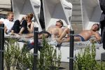 Amsterdam 26 mei 2017
De toppers Gerard Joling en Jeroen v d Boom met zijn vrouw Dani en Wino Omtzigt in hetb zonnetje bij het Amstel Hotel