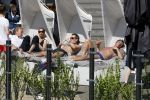 Amsterdam 26 mei 2017
De toppers Gerard Joling en Jeroen v d Boom met zijn vrouw Dani en Wino Omtzigt in hetb zonnetje bij het Amstel Hotel