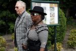 Vught 13 juni 2017
Herdenkingsdienst/ begrafenis van Sandra Reemer in kasteel Maurick. Gerda Havertong met man