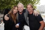 Rotterdam 16 juni 2017
Opening blushing Rotterdam van Gordon . Gordon met Bennie Dekker en zijn vrouw