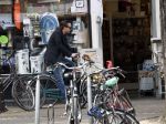 Amsterdam 23 mei 2017
Hans Teeuwen op de fiets in Amsterdam