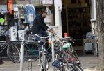 Amsterdam 23 mei 2017
Hans Teeuwen op de fiets in Amsterdam