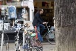 Amsterdam 23 mei 2017
Hans Teeuwen op de fiets in Amsterdam
