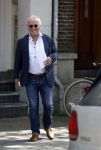 Amsterdam 22 mei 2017 
Huub Stapel bellend op straat