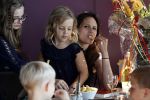 Zandvoort 1 juni 2017 
Boekpresentatie Peter Romer en zijn vrouw Anet Hock in standtent Rapa Nui . Hun kinderen waaronder Thijs en Nienke kregen het eerste boek. Het boek heet en nu ik! Thijs kwam voor het eerst met zijn nieuwe vriendin Igone de Jongh en zijn dochter Sammie