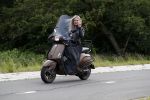 Weesp 23 mei 2017
Jara Soede op har vespa scooter