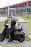 Weesp 23 mei 2017
Jara Soede op har vespa scooter