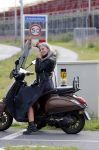 Weesp 23 mei 2017
Jara Soede op har vespa scooter