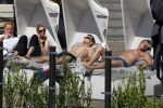 Amsterdam 26 mei 2017
De toppers Gerard Joling en Jeroen v d Boom met zijn vrouw Dani en Wino Omtzigt in hetb zonnetje bij het Amstel Hotel