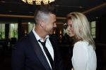 Utrecht 11 juni 2017
Gala van Wesley Sneijder in het v d Valk Hotel Utrecht. Johnny de Mol met zijn vriendin Anouk v Schie