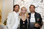 Amsterdam 16 juni 2017
Presentatie nieuwe vodka van Michiel Mol Caramol in de gallery van Joseph Klibansky op de pc hooftstraat. Joseph met zijn broer en zus