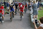 Alkmaar 17 mei 2017
Olcay Gulsen Leontie v Moorsel en Simon Keizer fiets voor de kankerbestrijding