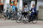 Amsterdam 31 mei 2017 
Lieke v Lexmond en haar man Bas v Veggel op de fiets in Amsterdam.