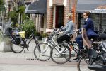 Amsterdam 31 mei 2017 
Lieke v Lexmond en haar man Bas v Veggel op de fiets in Amsterdam.