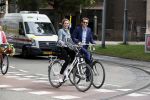 Amsterdam 31 mei 2017 
Lieke v Lexmond en haar man Bas v Veggel op de fiets in Amsterdam.