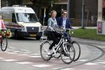 Amsterdam 31 mei 2017 
Lieke v Lexmond en haar man Bas v Veggel op de fiets in Amsterdam.