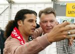 Schiphol Stockholm 24 mei 2017
Vertrek supporters Ajax naar Stockholm. Ali B en Louis v Gaal