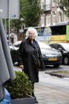 Amsterdam 7 juni 2017 
Marjan Berk wandelend op straat