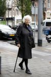 Amsterdam 7 juni 2017 
Marjan Berk wandelend op straat