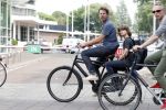 Amsterdam 29 mei 2017 
Mark v d Loo met zijn zoon op de fiets