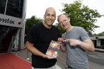 Hilversum 30 mei 2017
Boek presentatie Mental Theo ( Theo Nabuurs) in de vorstin. theo met Charly Lownoise Ramon Rollfs