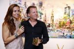 Amsterdam 16 juni 2017
Presentatie nieuwe vodka van Michiel Mol Caramol in de gallery van Joseph Klibansky op de pc hooftstraat. Michiel met zijn vriendin Marloes