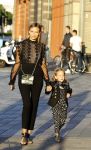 Nieuwegein 10 juni 2017
Feest voor Wesley Sneijder bij Will's in nieuwgein tbv het feit dat hij recordinternational voor nederland is geworden. Peter Bakker met zijn vrouw Natasha Poly en hun dochter