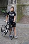 Alkmaar 17 mei 2017
Olcay Gulsen Leontie v Moorsel en Simon Keizer fiets voor de kankerbestrijding
